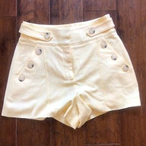 Veronica Beard Pine Short in Soft Yellow Linen